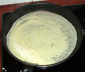 cuire un côté de la crêpe