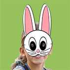Masque de lapin blanc aux oreilles roses