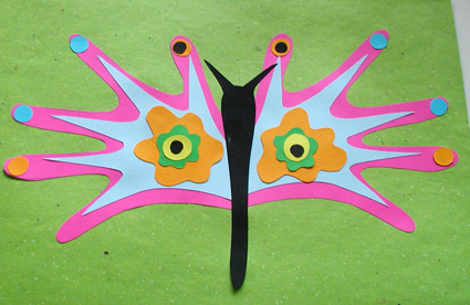 Papillon mains d'enfant