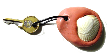 Porte clés coquillage et argile