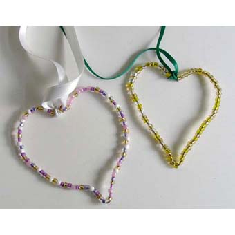 Coeurs en perles de rocailles