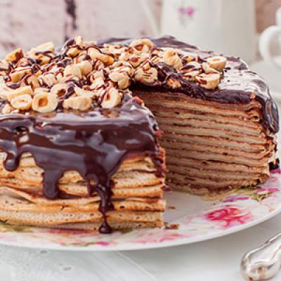 Le gâteau de crêpes chocolat noisette