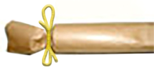 Rouler et attacher le tube