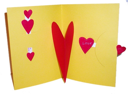 Carte dont les coeurs sont animées par des languettes