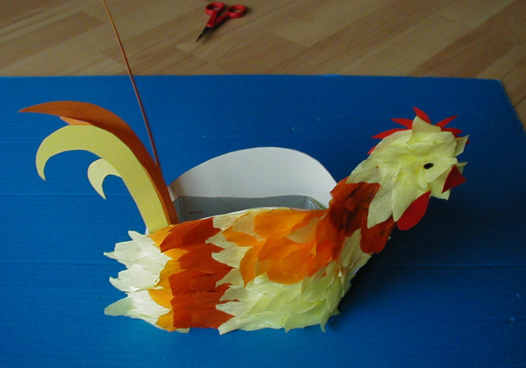 Poule de Paques en panier
