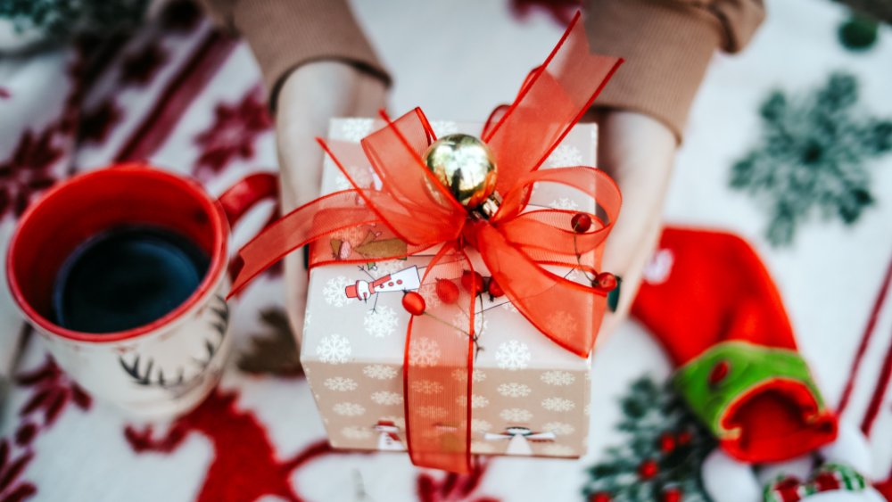 Combien de cadeaux offrir ? La réponse d’un pédiatre