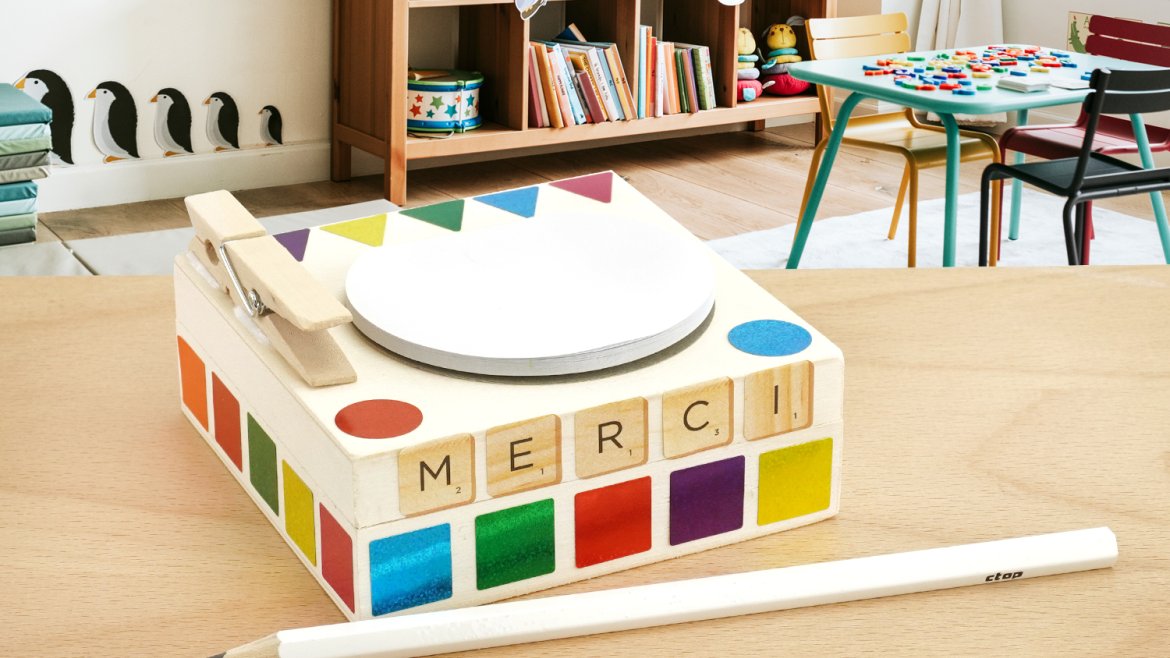 Boite à accessoires de bureau + bloc-notes