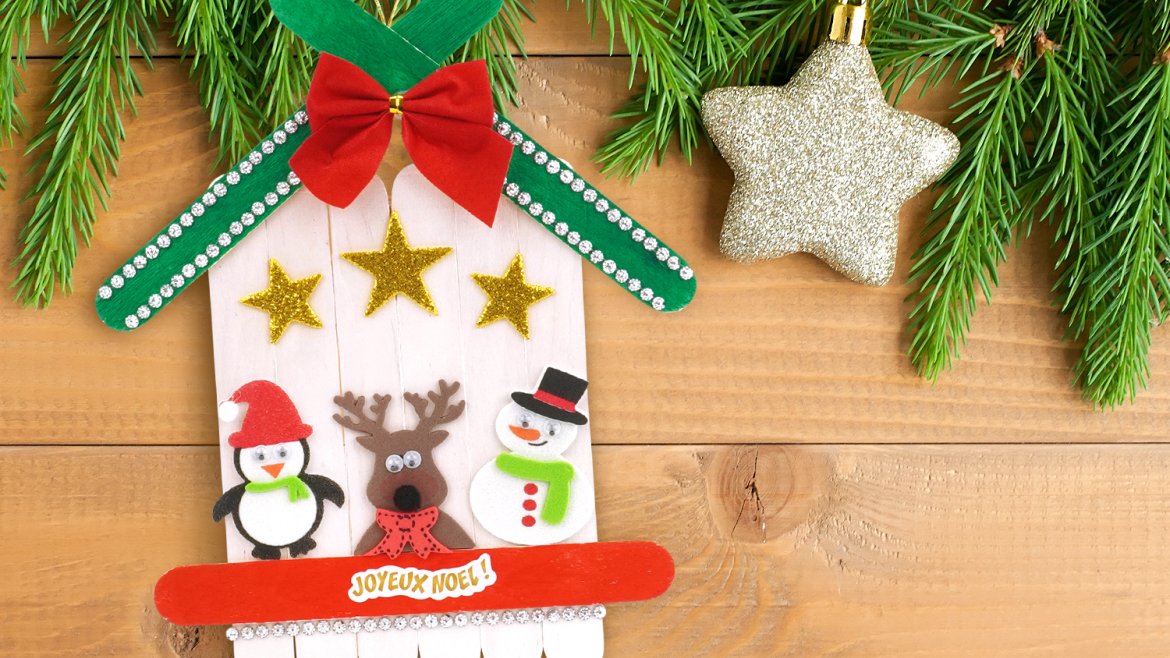 Chalet de Noël en bâtonnets