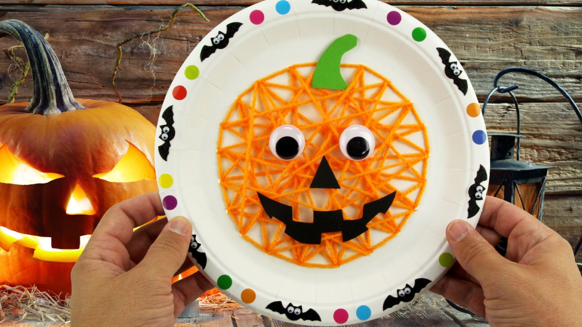 ?Une citrouille en assiette en carton | Tuto Halloween | Tête à modeler