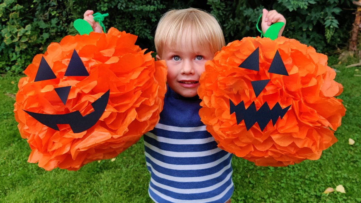 ?Une citrouille géante en papier de soie | Tuto Halloween | Tête à modeler
