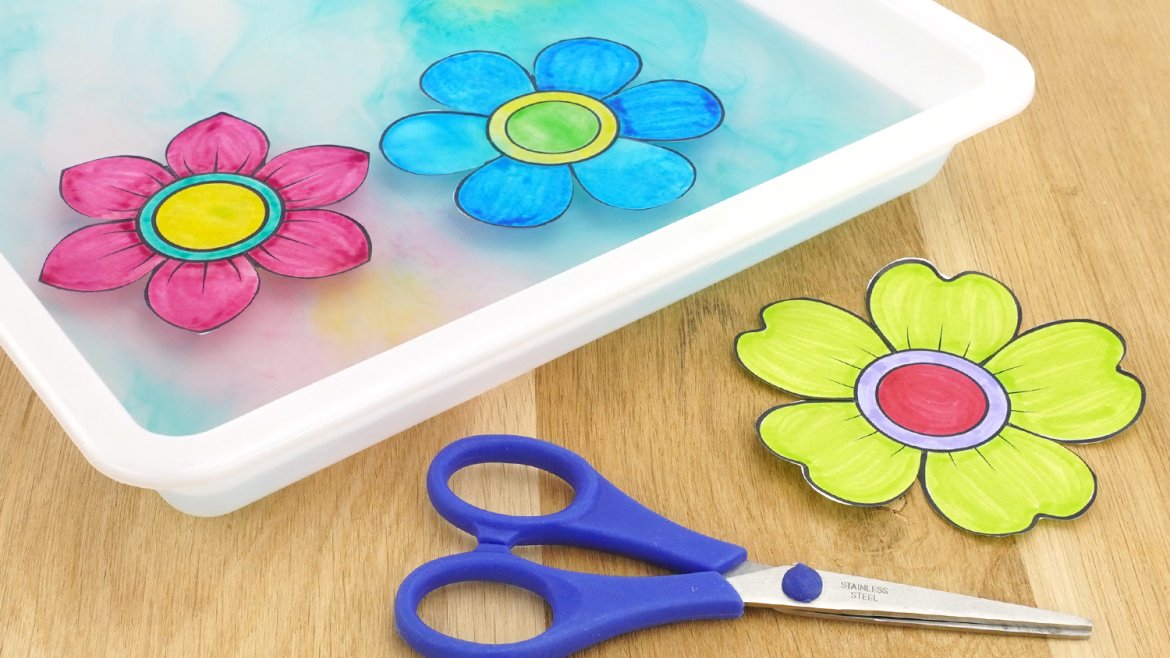 Éclosion de fleurs en papier
