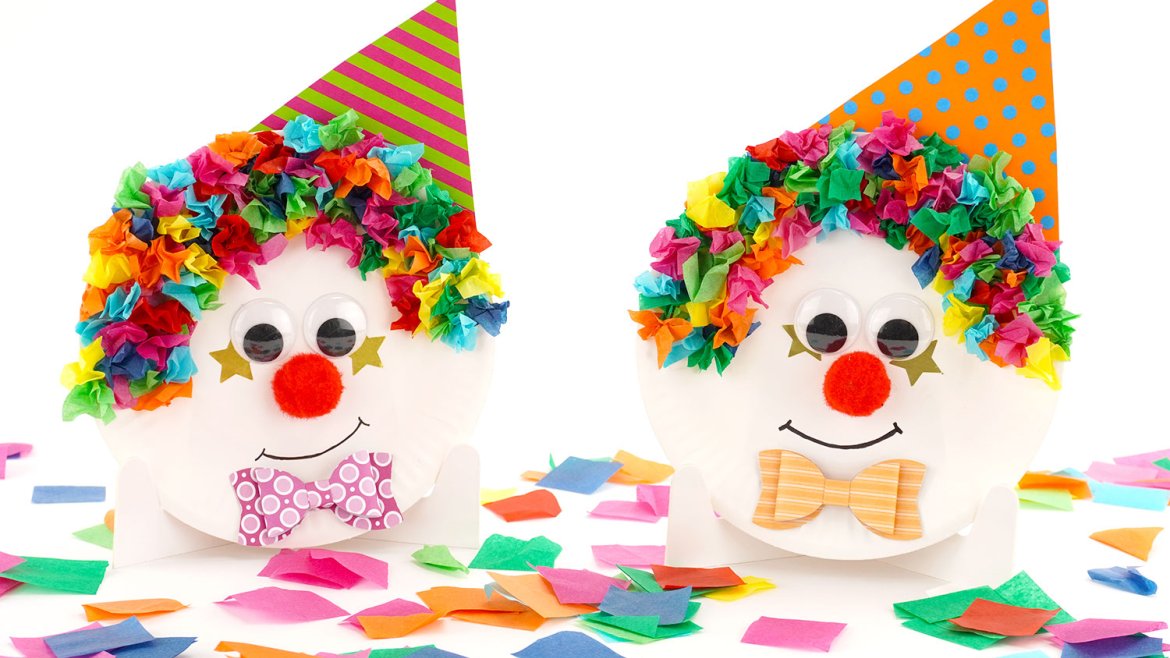 Clown avec du papier de soie