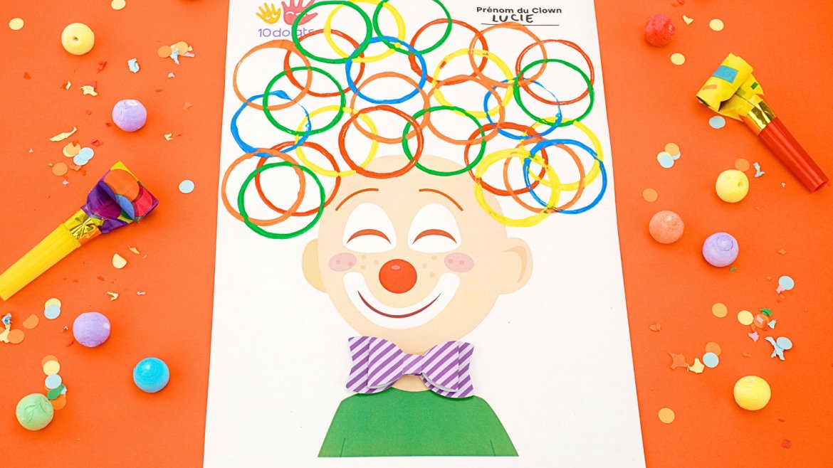 Clown et cheveux avec des rouleaux en carton