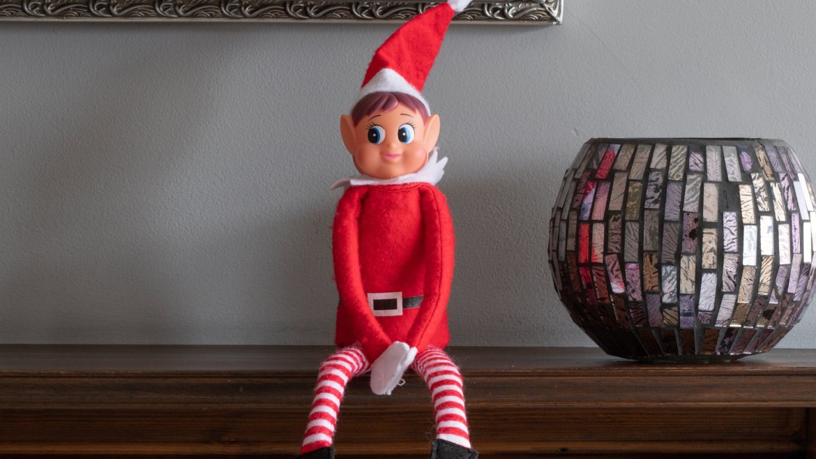 Retrouvez toutes nos idées de blagues à faire aux enfants avec leur lutin de Noël