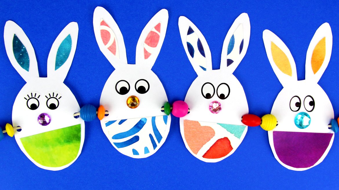 Découvrez une activité manuelle de Pâques dans laquelle les enfants apprendront à fabriquer une jolie guirlande de lapins pour décorer la maison ! Pour IMPRIMER le modèle cliquez ici ou