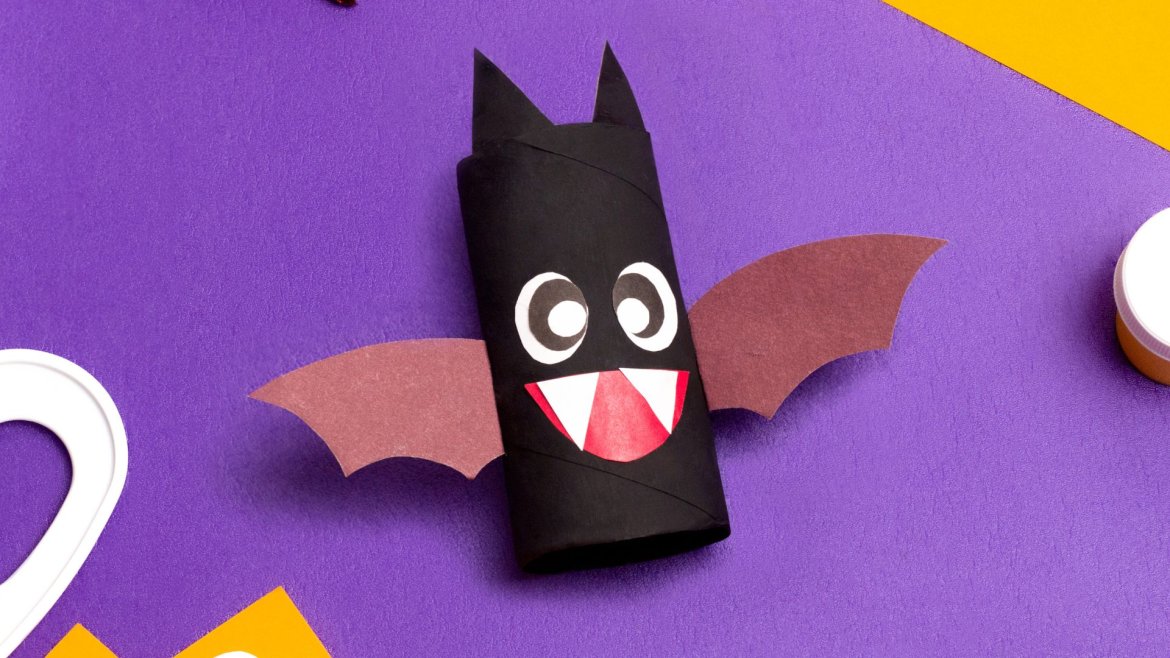 La chauve-souris en rouleau en carton