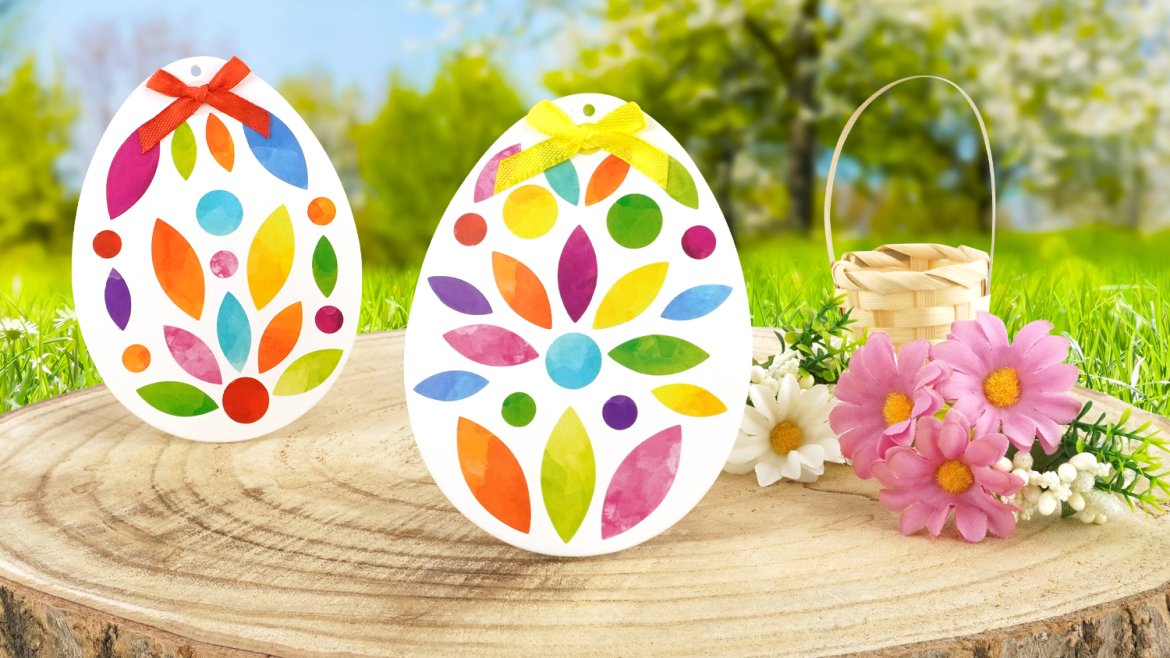 Oeufs de Pâques et gommettes fleuries