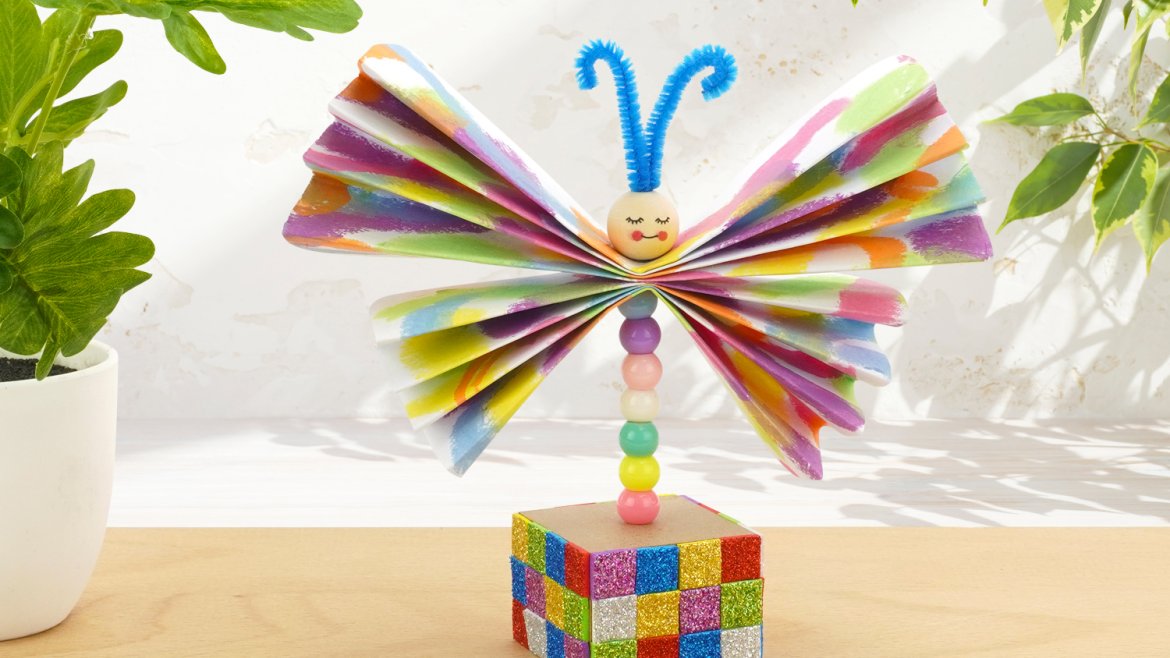 Papillon sur socle