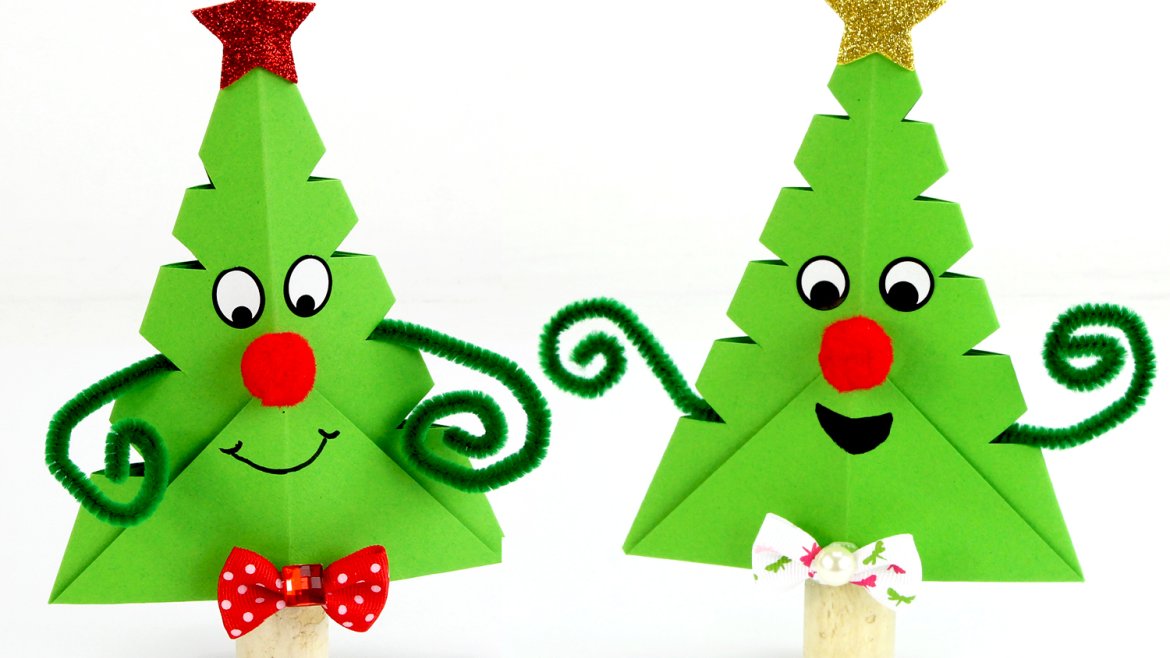 Sapin de Noël rigolo en papier