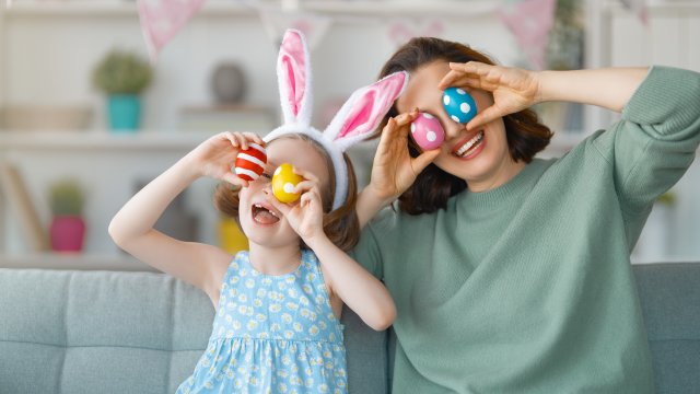 Tête à modeler vous propose des fiches de bricolage illustrés faciles à réaliser avec les enfants de maternelle. Retrouvez une proposition de coloriages de Pâques plus particulièrement destiné