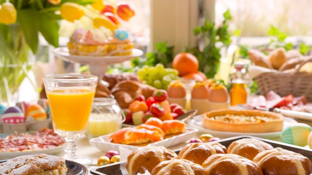 Toutes les idées de bricolage à faire avec les enfants pour décorer la table du repas de Pâques. Il suffit de peu pour transformer la table du repas de Pâques en table de fête pascale. Aidez vot