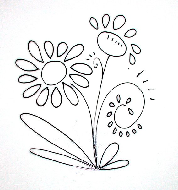 Mod&egrave;le de fleur pour peindre une assiette de d&eacute;coration
