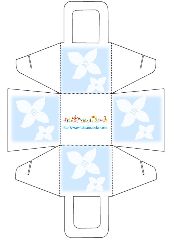 Panier à dragées aux 2 fleurs blanches sur fond bleu