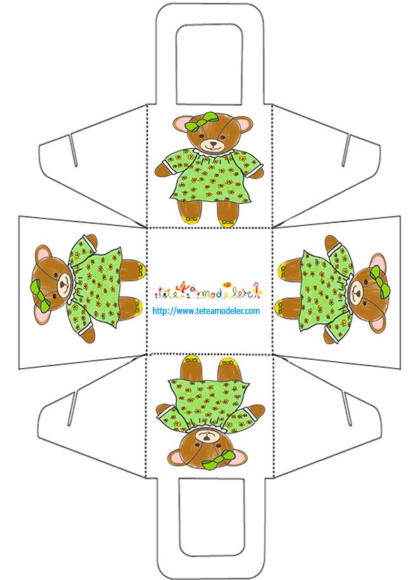 Panier cadeau nounours dans sa robe verte
