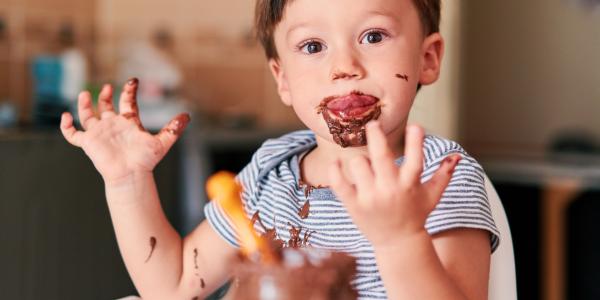 Trop de chocolats à Pâques ? 7 idées simples pour limiter le sucre chez les enfants sans gâcher la fête