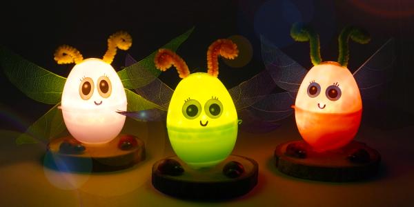 Découvrez un tuto pour fabriquer une petite luciole qui s’illumine dans le noir ! Une activité DIY sensorielle et lumineuse pour le printemps.