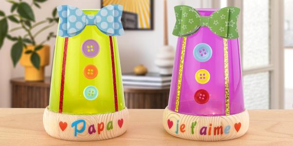 Créez un photophore rigolo en forme de chemise pour la fête des pères ! Une activité simple et lumineuse dès 6 ans, avec tout le matériel sur le site.