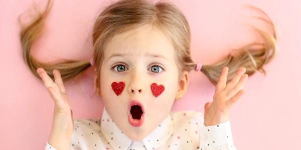 Vous cherchez à dire "je t'aime dans toutes les langues" ? Voici la traduction de ces quelques mots qui font tant plaisir à ceux qui les reçoivent. Je t'aime se dit partout dans le monde et la Sain