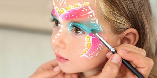 Le maquillage de Printemps est incontournable à l'approche de la belle période et de ses nombreuses festivités. Le maquillage est toujours une bonne idée d'animation à proposer aux enfants. Retro