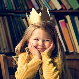 Epiphanie définition & autres infos afin de tout savoir sur l'epiphanie. Voici un mini dossier pour mieux connaître les origines de cette fête et comprendre pourquoi chaque année nous dégustons tous l