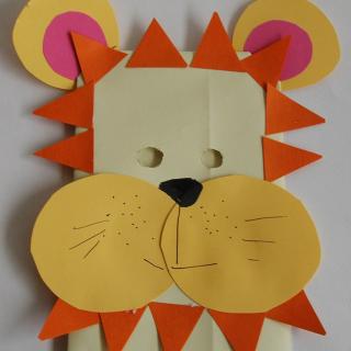 Masque de lion réalisé par un enfant de moins de 5 ans