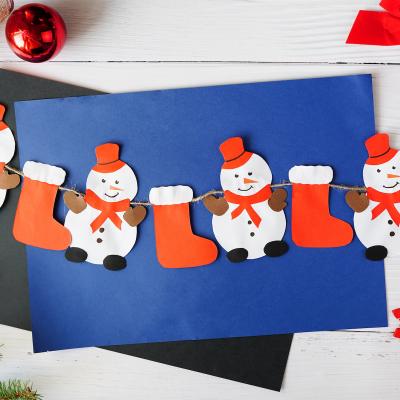 Guirlande de Noël bonhommes de neige et chaussettes
