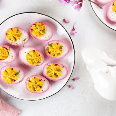 oeufs mimosa rose de Pâques