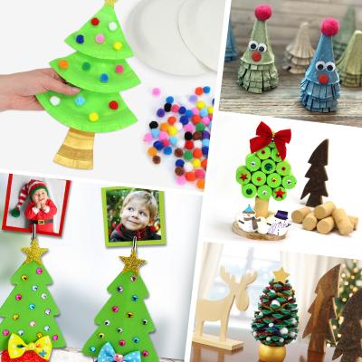 Sapins de Noël à décorer ou à faire soi-même. Retrouvez des idées de bricolages expliqués pour réaliser des petits sapins pour décorer la maison pour Noël.