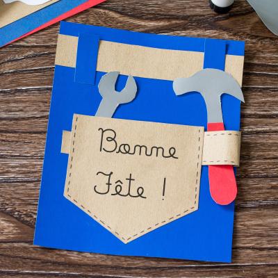 Comment une carte pour la Fête des pères en forme de main ? Découvrez comment faire notre carte Monsieur Papa en forme de main en suivant notre pas-à-pas
