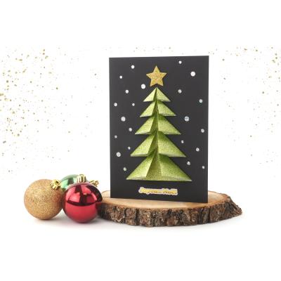 Découvrez une méthode facile pour fabriquer une jolie carte sapin de Noël en 3D ! Une carte idéale pour souhaiter ses vœux de manière originale pour les fêtes de fin d'année.