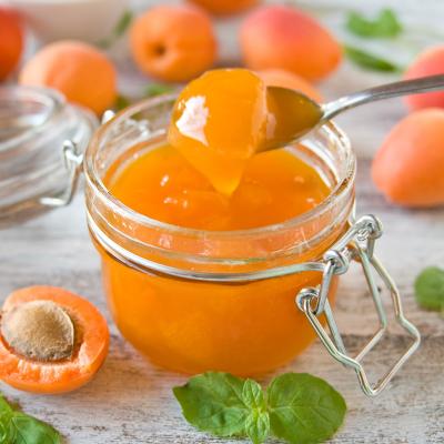 Confiture d'abricot en boite. Vous avez manqué le jour des confitures et vous ne trouvez plus d'abricots frais ? Pas de panique, voici une recette de confiture d'abricots à réaliser avec une boîte de 