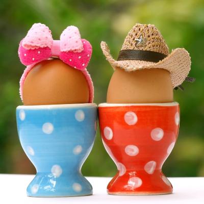Des idées de bricolage pour faire des coquetiers ou des décorations de coquetier pour rendre les oeufs de Pâques plus délicieux encore. Avec ces bricolages votre enfant peut fabriquer un coquetier que