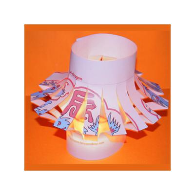 Une jolie lanterne chinoise à fabriquer pour le nouvel an chinois et le jour des lanternes. Cette lanterne chinoise se réalise en 5 minutes ! La lanterne chinoise est réalisée à partir d'une feuille f