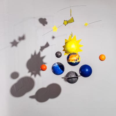 activité de bricolage enfant pour réaliser un mobile