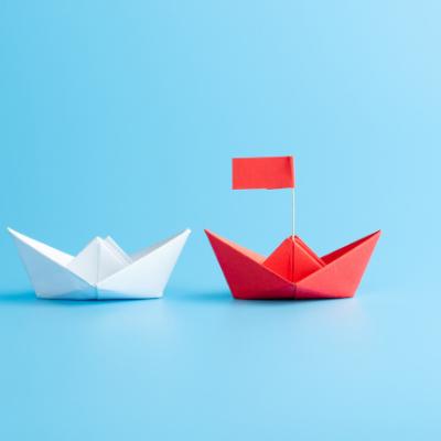 Comment faire un bateau en papier origami ? Voici les explications qui vous aideront à fabriquer un bateau en papier origami simple. C'est un pliage que les enfants aiment et qui est très facile à réa