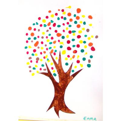 Réalisation de la peinture d'un arbre au coton tige