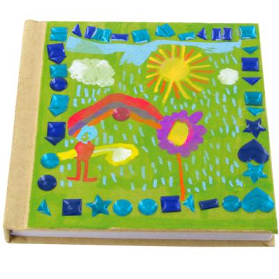Carnet décoré de mosaïques avec dessin d'enfant