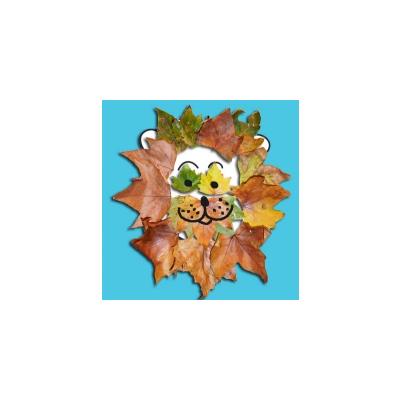 T&ecirc;te de lion en feuilles d'automne