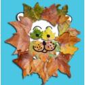 T&ecirc;te de lion en feuilles d'automne