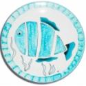Peindre une assiette d'un motif poisson